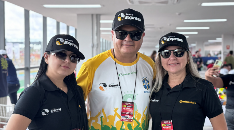 MotoGP1000 é um dos principais eventos do motociclismo nacional e reúne apaixonados por velocidade, tecnologia, estrada e performance sobre rodas. Neste ano, a Pneus Express marcou presença no evento ao lado de clientes, parceiros e convidados especiais, reforçando relacionamento, proximidade e conexão com pessoas que fazem parte do dia a dia da empresa.